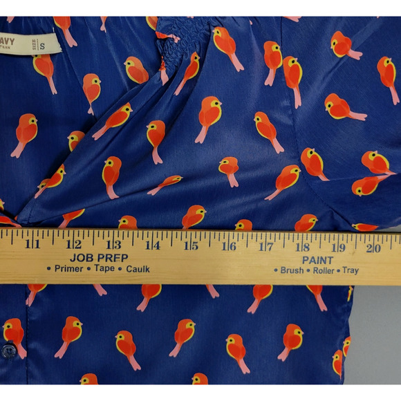 Old Navy Bird Print Button Top Womens S Blue Red Low V-Neck 3/4 Sleeve Whimsical - Picture 6 of 12